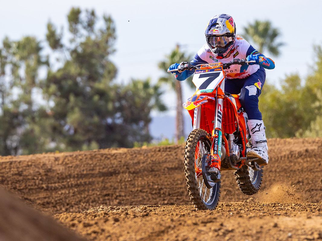 2025 KTM 450 SX-F Factory Edition in Marietta, Ohio - Photo 11