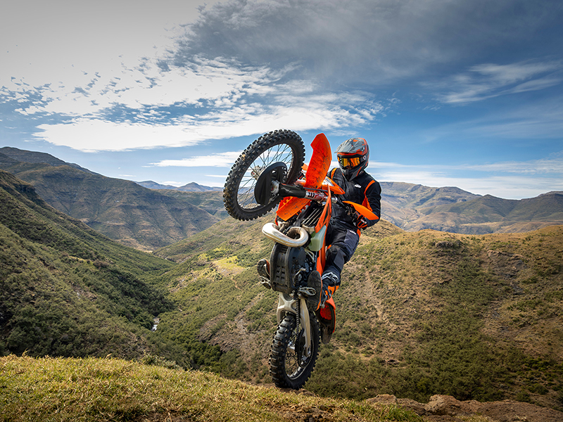 2025 KTM 250 XC-W in Topeka, Kansas - Photo 8