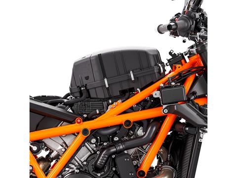 2025 KTM 1390 Super Duke R EVO in Marietta, Ohio - Photo 10