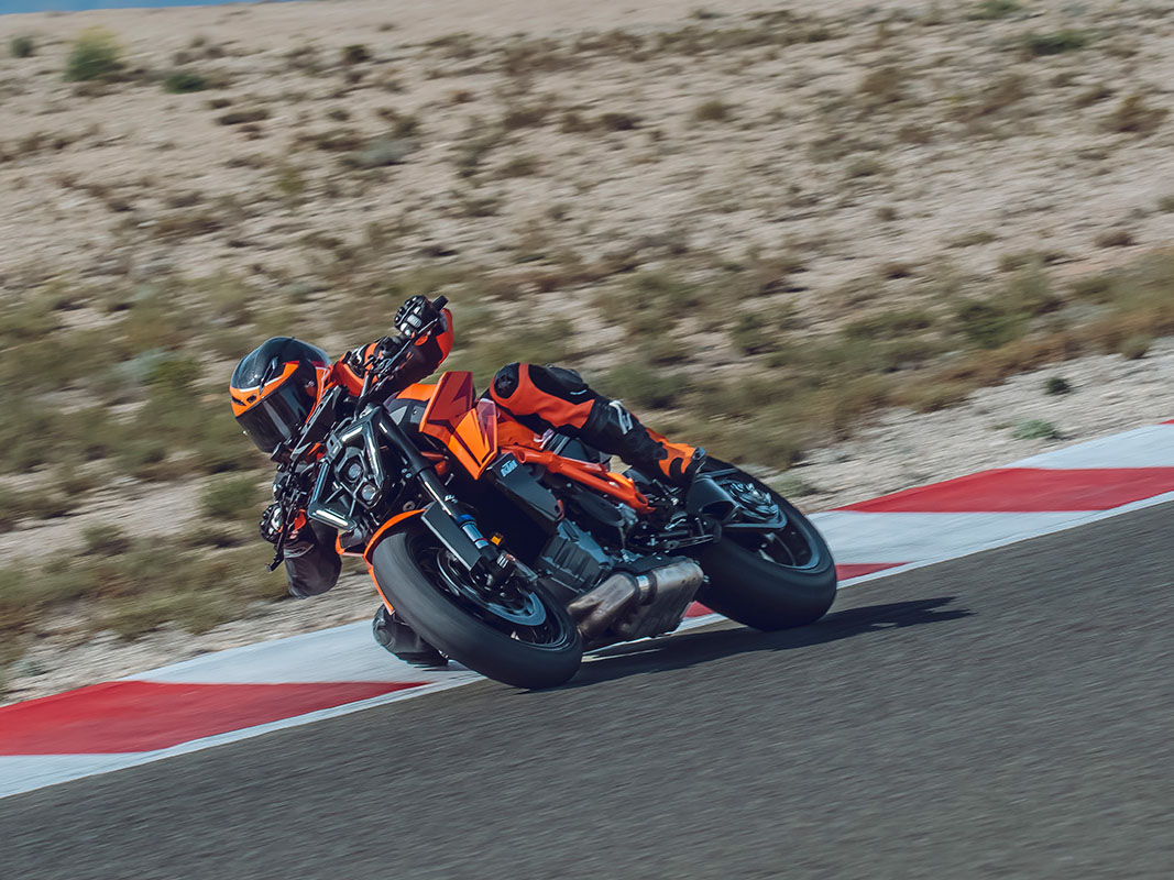 2025 KTM 1390 Super Duke R EVO in Marietta, Ohio - Photo 12