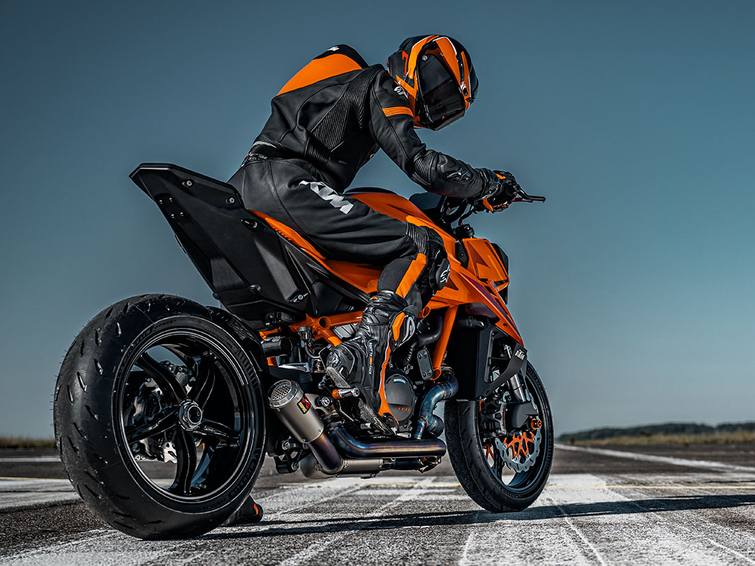 2025 KTM 1390 Super Duke R EVO in Marietta, Ohio - Photo 13
