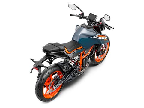 2025 KTM 390 Duke in North Mankato, Minnesota - Photo 5