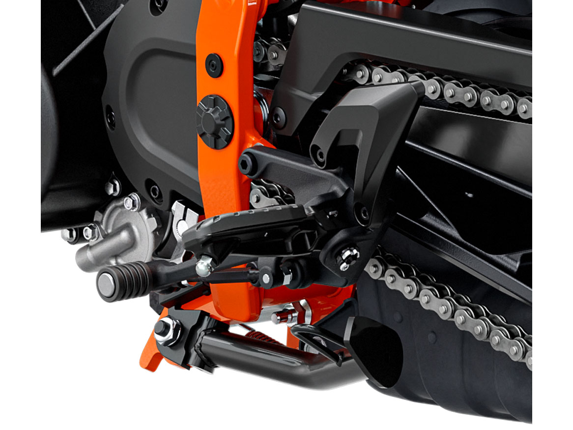 2025 KTM 390 Duke in North Mankato, Minnesota - Photo 11