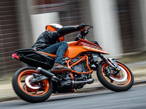 2025 KTM 390 Duke in North Mankato, Minnesota - Photo 19