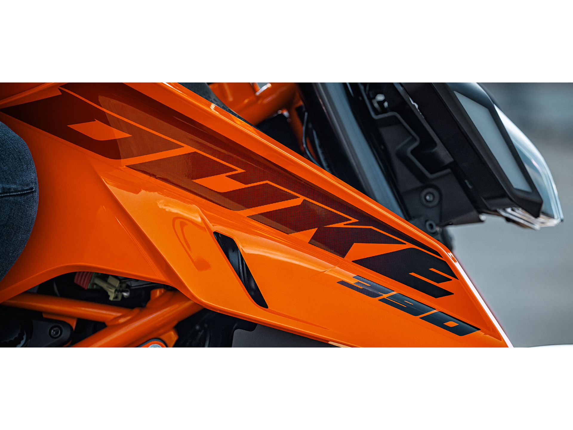 2025 KTM 390 Duke in The Dalles, Oregon - Photo 12