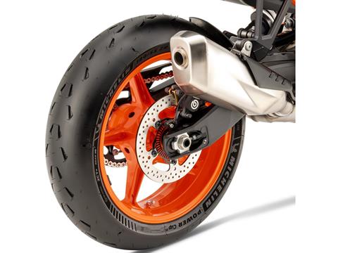 2025 KTM 990 Duke R in The Dalles, Oregon - Photo 9