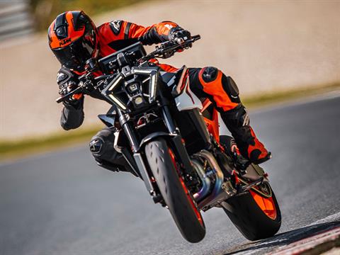 2025 KTM 990 Duke R in The Dalles, Oregon - Photo 15