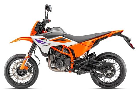 2025 KTM 390 SMC R in The Dalles, Oregon - Photo 2