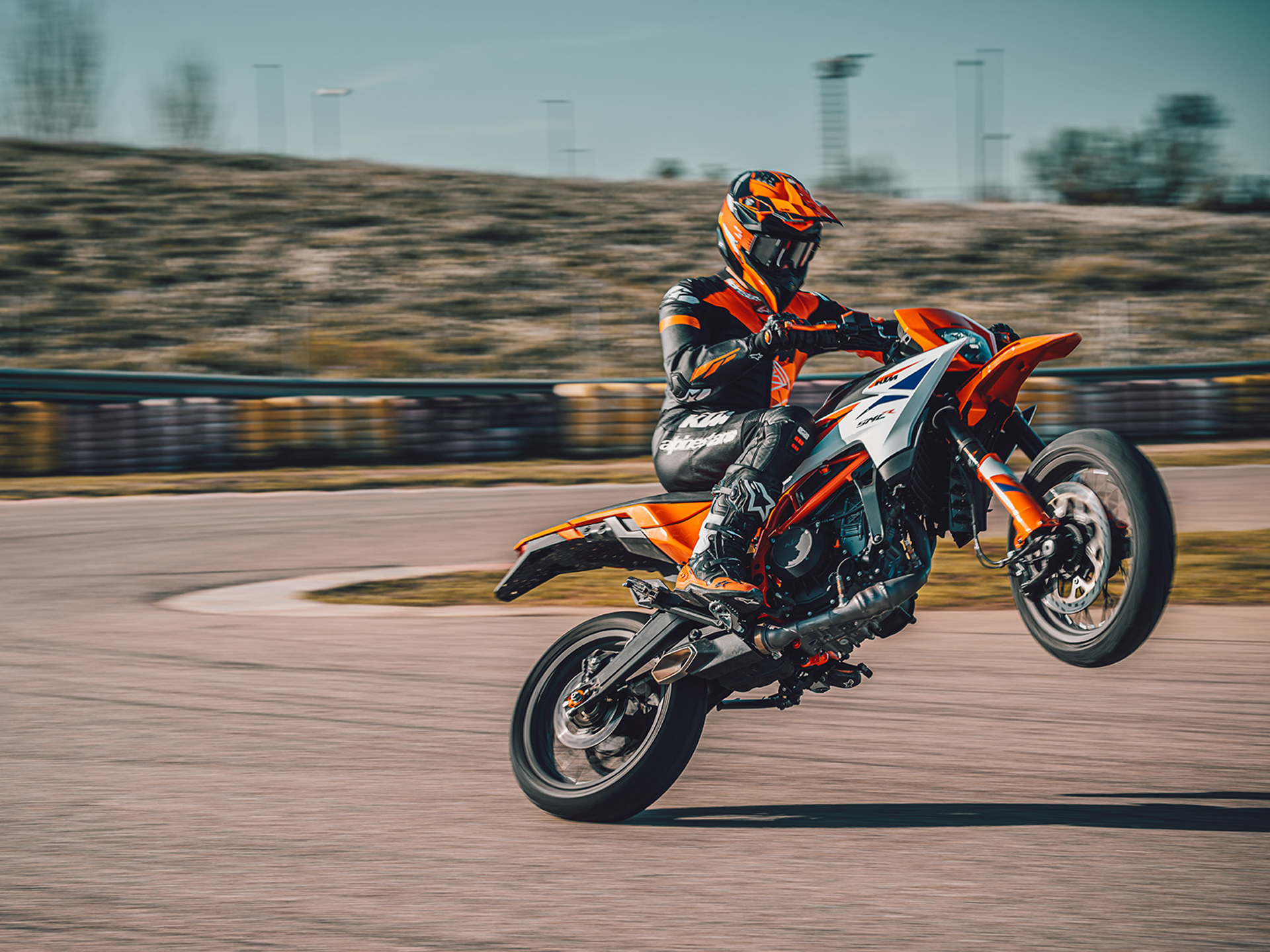 2025 KTM 390 SMC R in The Dalles, Oregon - Photo 10