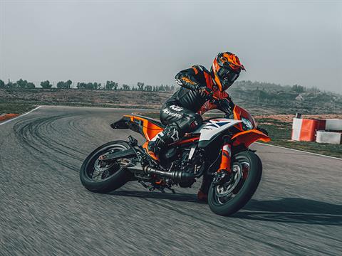 2025 KTM 390 SMC R in The Dalles, Oregon - Photo 13
