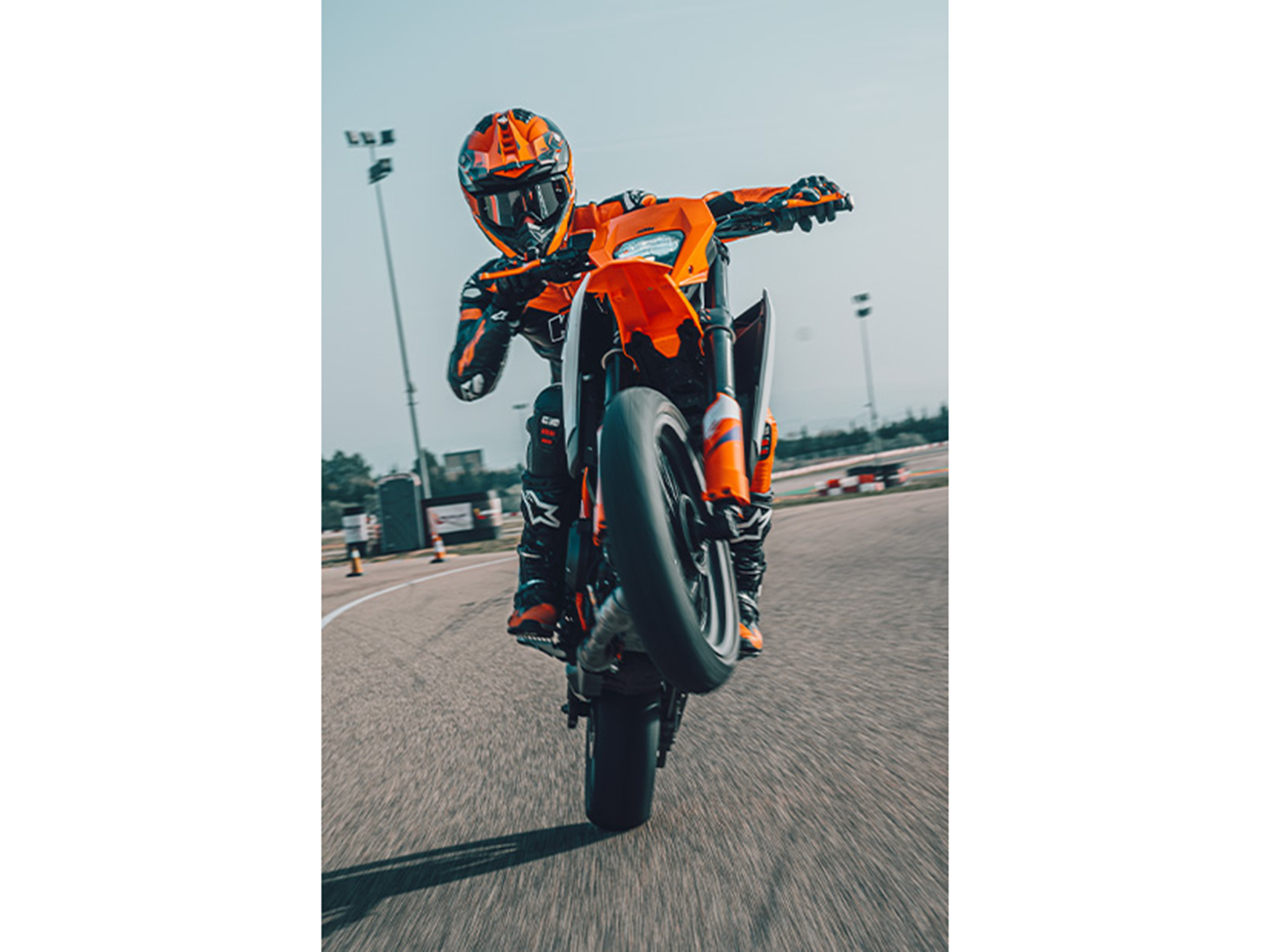 2025 KTM 390 SMC R in The Dalles, Oregon - Photo 15
