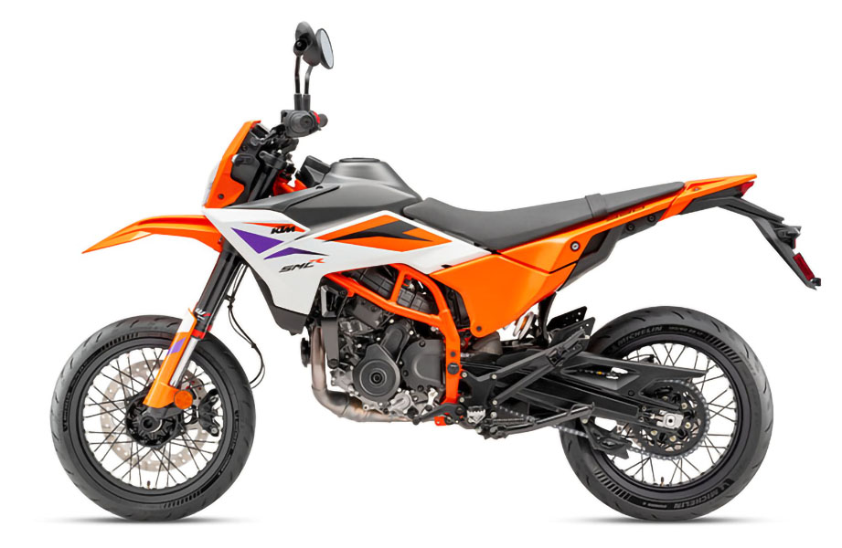 2025 KTM 390 SMC R in North Mankato, Minnesota - Photo 2