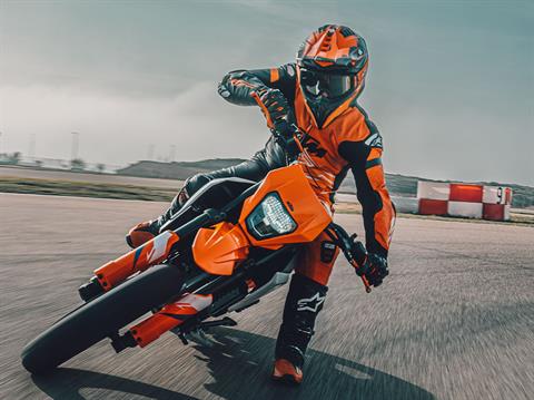 2025 KTM 390 SMC R in North Mankato, Minnesota - Photo 12