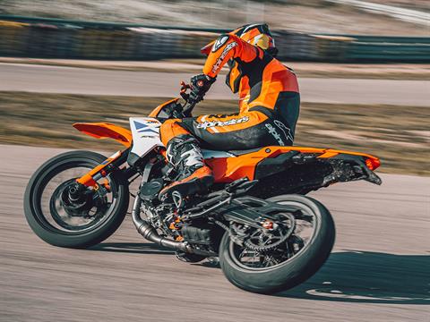 2025 KTM 390 SMC R in North Mankato, Minnesota - Photo 16