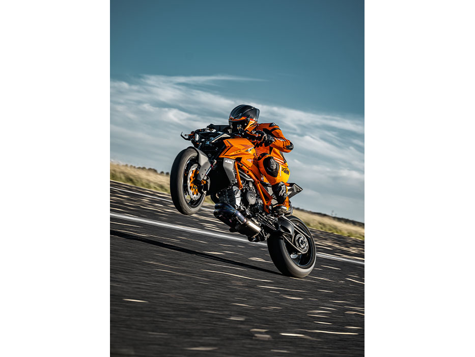 2026 KTM 1390 Super Duke R EVO in Marietta, Ohio - Photo 18