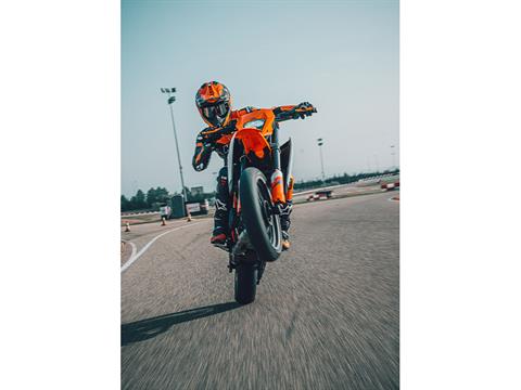 2026 KTM 390 SMC R in North Mankato, Minnesota - Photo 19