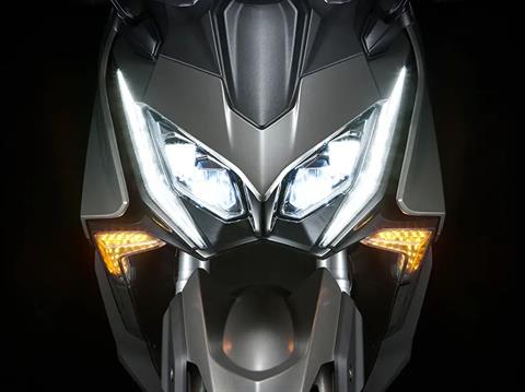 2025 Kymco AK 550i Premium in West Bridgewater, Massachusetts - Photo 9
