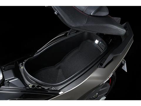 2025 Kymco AK 550i Premium in West Bridgewater, Massachusetts - Photo 15