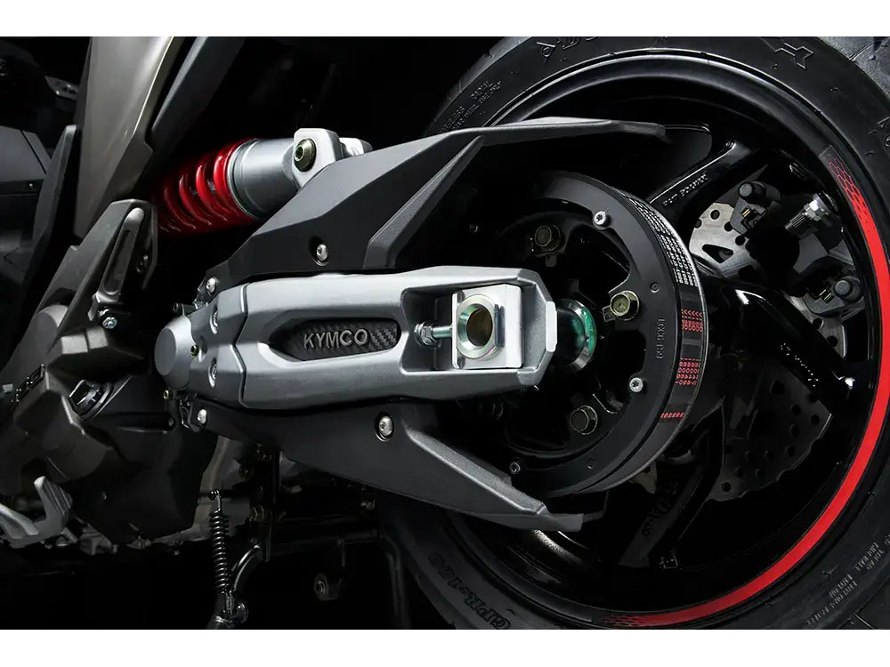 2025 Kymco AK 550i Premium in West Bridgewater, Massachusetts - Photo 17