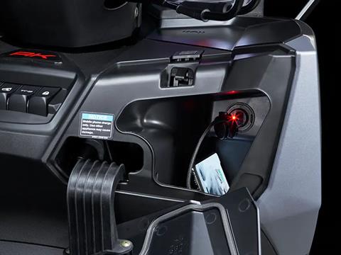 2025 Kymco AK 550i Premium in West Bridgewater, Massachusetts - Photo 12