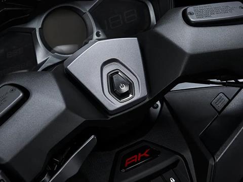 2025 Kymco AK 550i Premium in West Bridgewater, Massachusetts - Photo 7