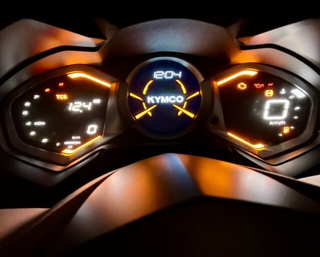 2026 Kymco AK 550i Premium in Virginia Beach, Virginia - Photo 3