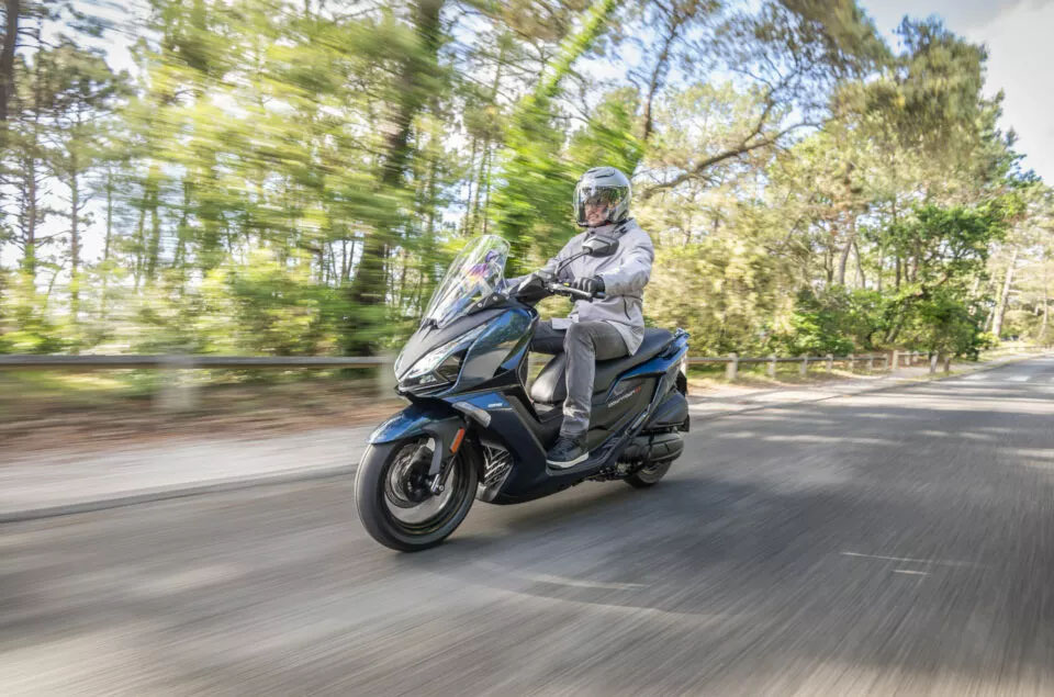 2026 Kymco Downtown GT 350i in West Bridgewater, Massachusetts - Photo 9