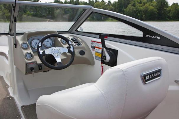 2011 Larson LX 850 in Gaylord, Michigan - Photo 2