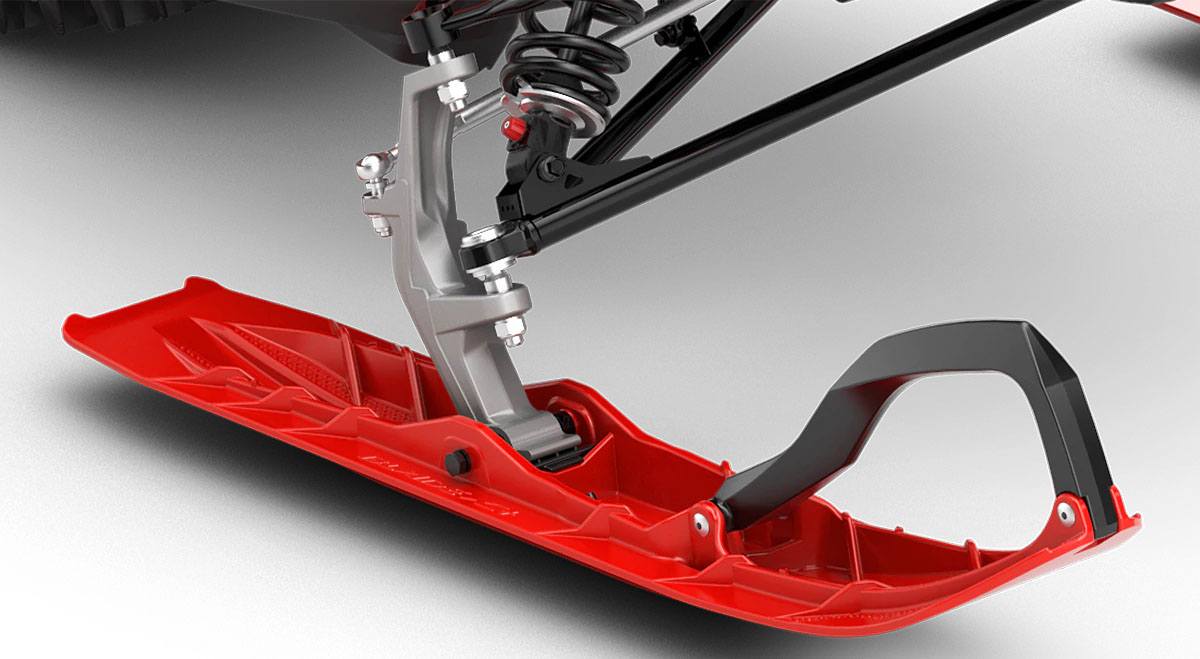 STEERING PRECISION: Blade XC+ ski - The new Blade XC+ ski completes the precise control of the Lynx Rave sport snowmobile. The new ski is longer, narrower and lighter than its predecessor and it provides great stability. Thanks to its renewed structure, the ski maintains its qualities in variable sn - Photo 14