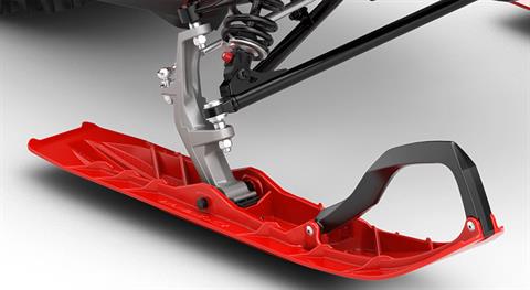 STEERING PRECISION: Blade XC+ ski - The new Blade XC+ ski completes the precise control of the Lynx Rave sport snowmobile. The new ski is longer, narrower and lighter than its predecessor and it provides great stability. Thanks to its renewed structure, the ski maintains its qualities in variable sn - Photo 14