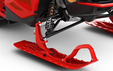 REFINED HANDLING: Blade DS+ deep snow ski - Blade DS+ ski finesses the maneuverability of Lynx BoonDocker snowmobile. The long ski steers precisely under varying snow conditions and provides consistent handling for deep snow and sidehilling. - Photo 14