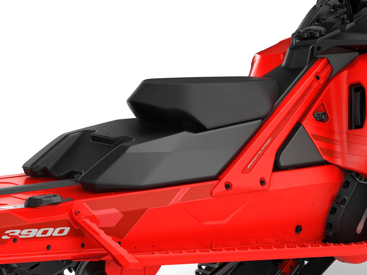 FREE MOVEMENT: BoonDocker seat - The low and lightweight seat makes rider's movement easier for aggressive riding in deep snow. - Photo 16
