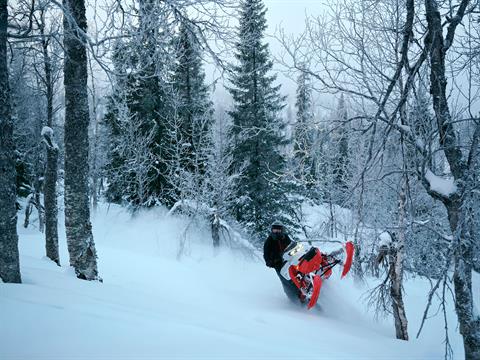 2027 LYNX Shredder RE 3700 850 E-TEC Turbo R PowderMax X-Light 3.0 SHOT w/ 10.25 in. Touchscreen in Fairview, Utah - Photo 9