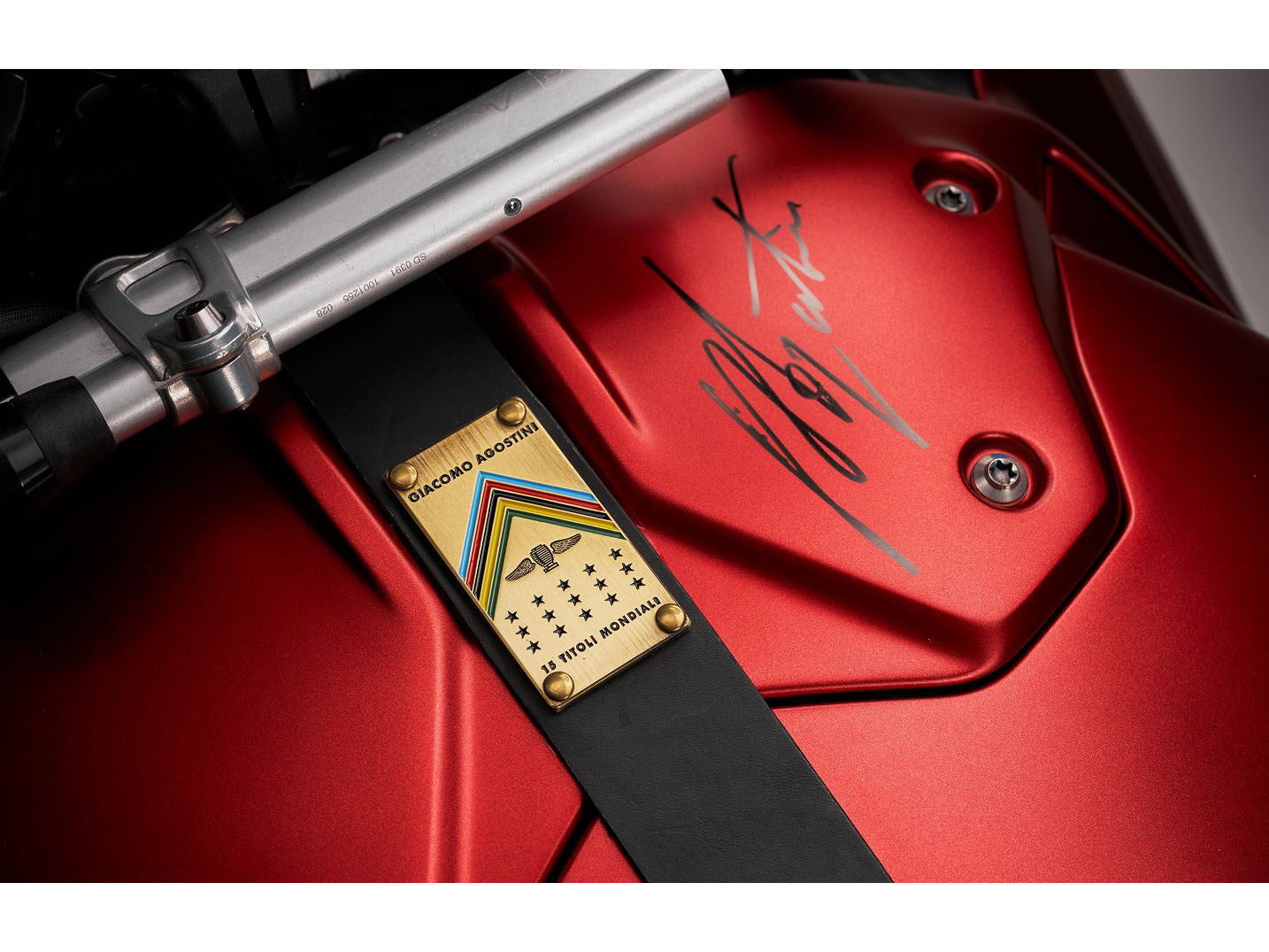 2025 MV Agusta Superveloce 1000 Ago in Mesa, Arizona - Photo 14