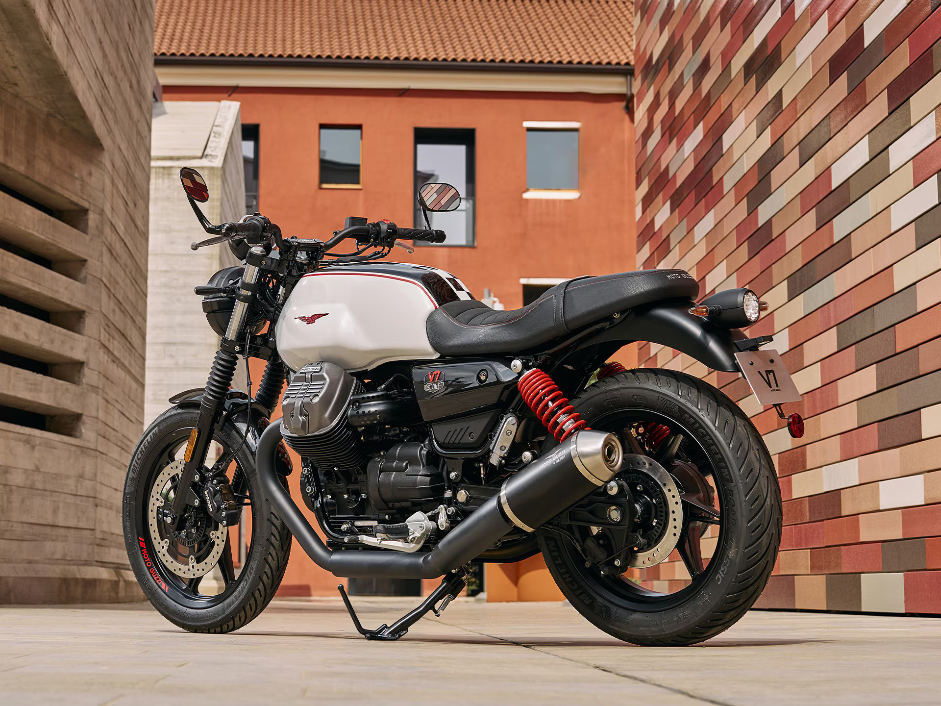 V7 motorcycle outlet