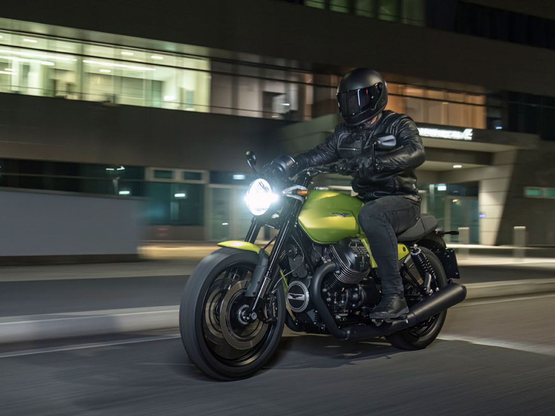 Stone  セットアップ New 2025 Moto Guzzi V7 Sport, Melbourne FL | Specs, Price, Photos