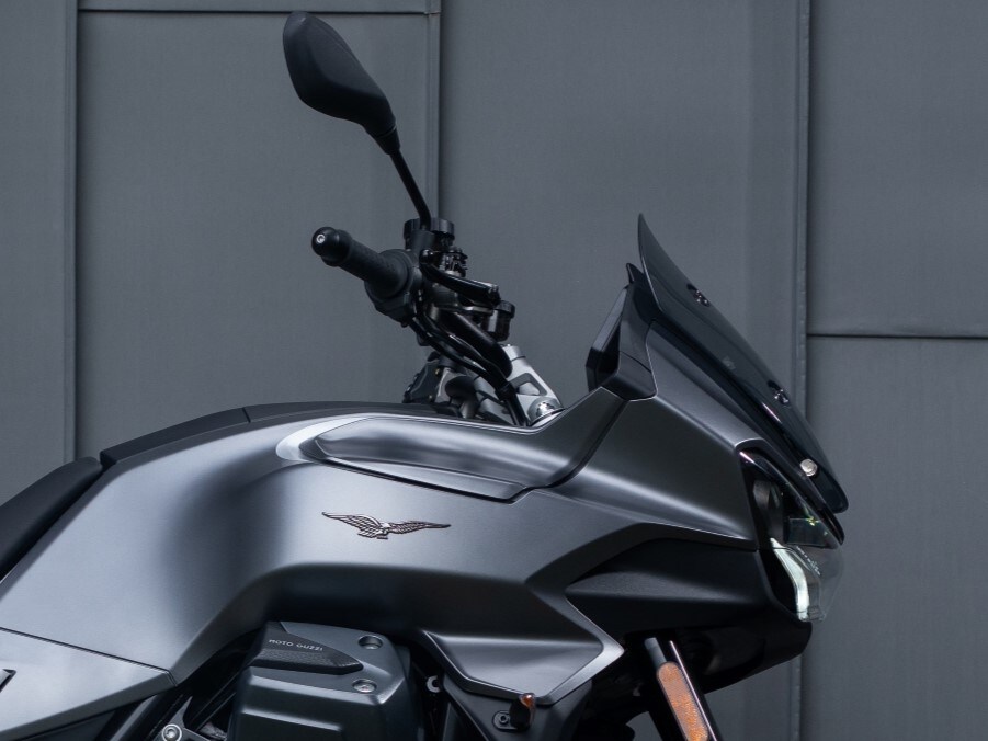 2026 Moto Guzzi V100 Mandello in Fort Myers, Florida - Photo 2