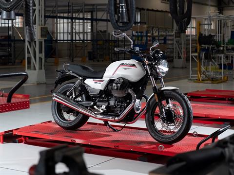 2027 Moto Guzzi V7 Special in Fort Myers, Florida - Photo 13