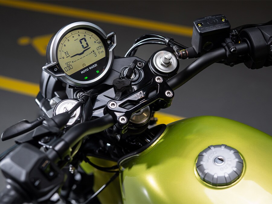 2027 Moto Guzzi V7 Sport 4