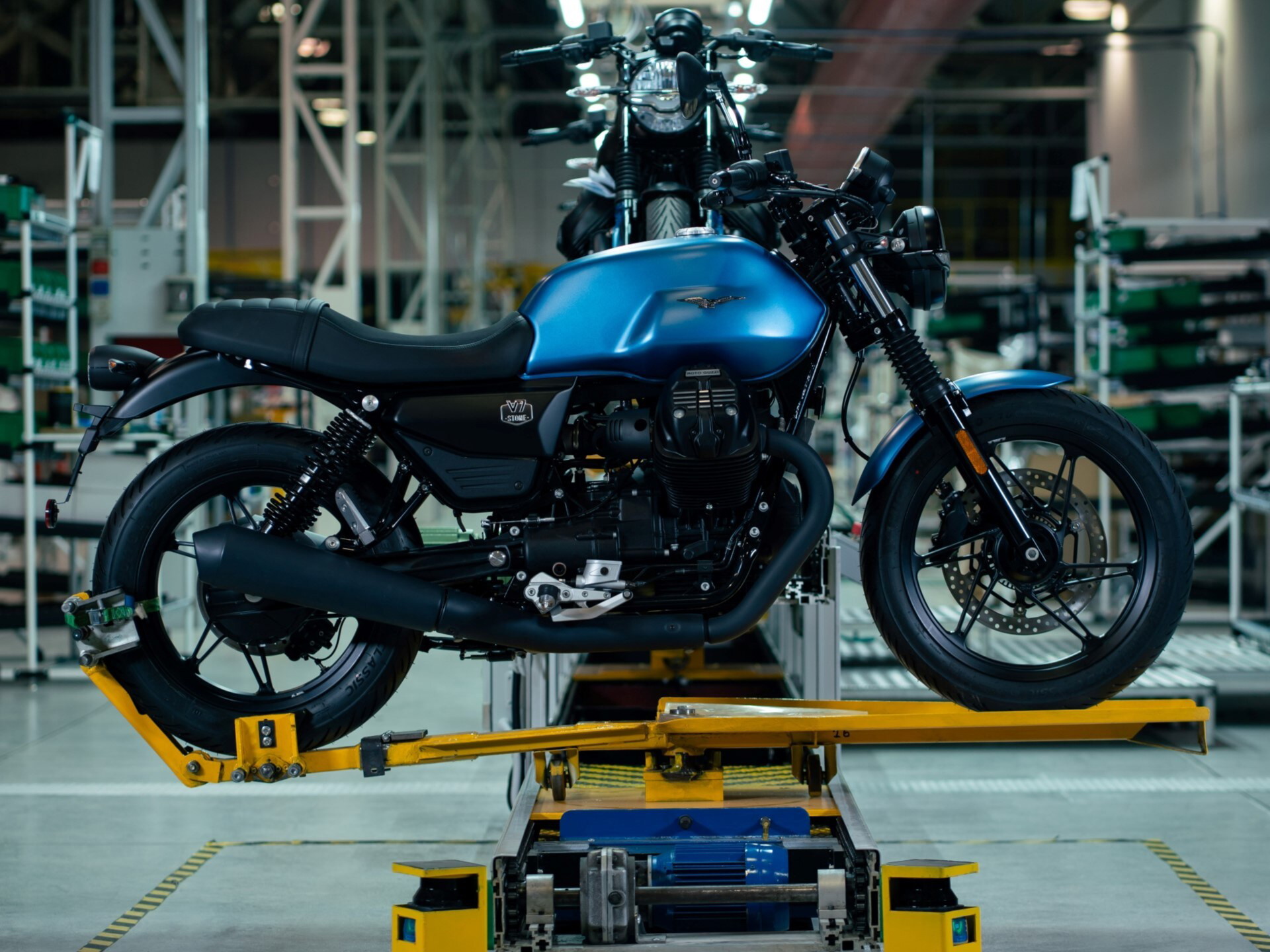 2027 Moto Guzzi V7 Stone in Fort Myers, Florida - Photo 5