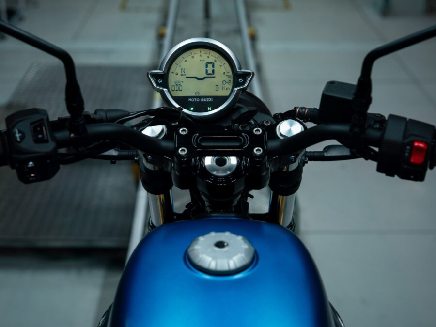 2027 Moto Guzzi V7 Stone in Fort Myers, Florida - Photo 5