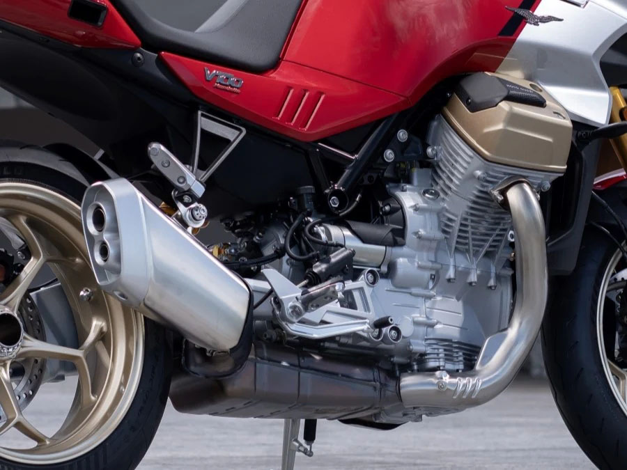 2027 Moto Guzzi V100 Mandello S in Fort Myers, Florida - Photo 3