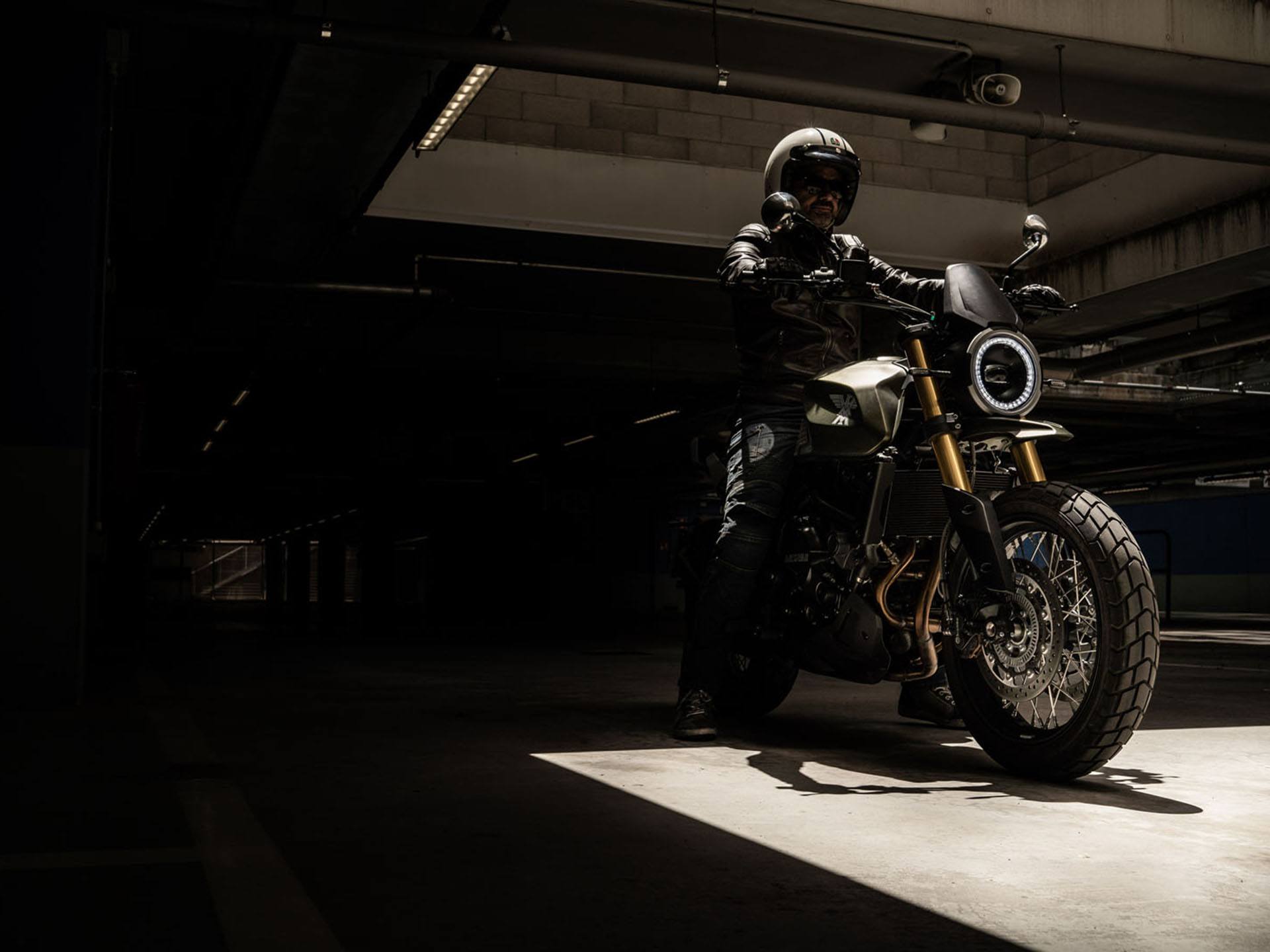 2023 Moto Morini Seiemmezzo SCR in Port Washington, Wisconsin - Photo 16