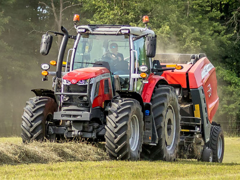 ご当地キティ　根付け　MASSEY FERGUSON ご当地キティ 根付け MASSEY FERGUSON ご当地キティ 根付け