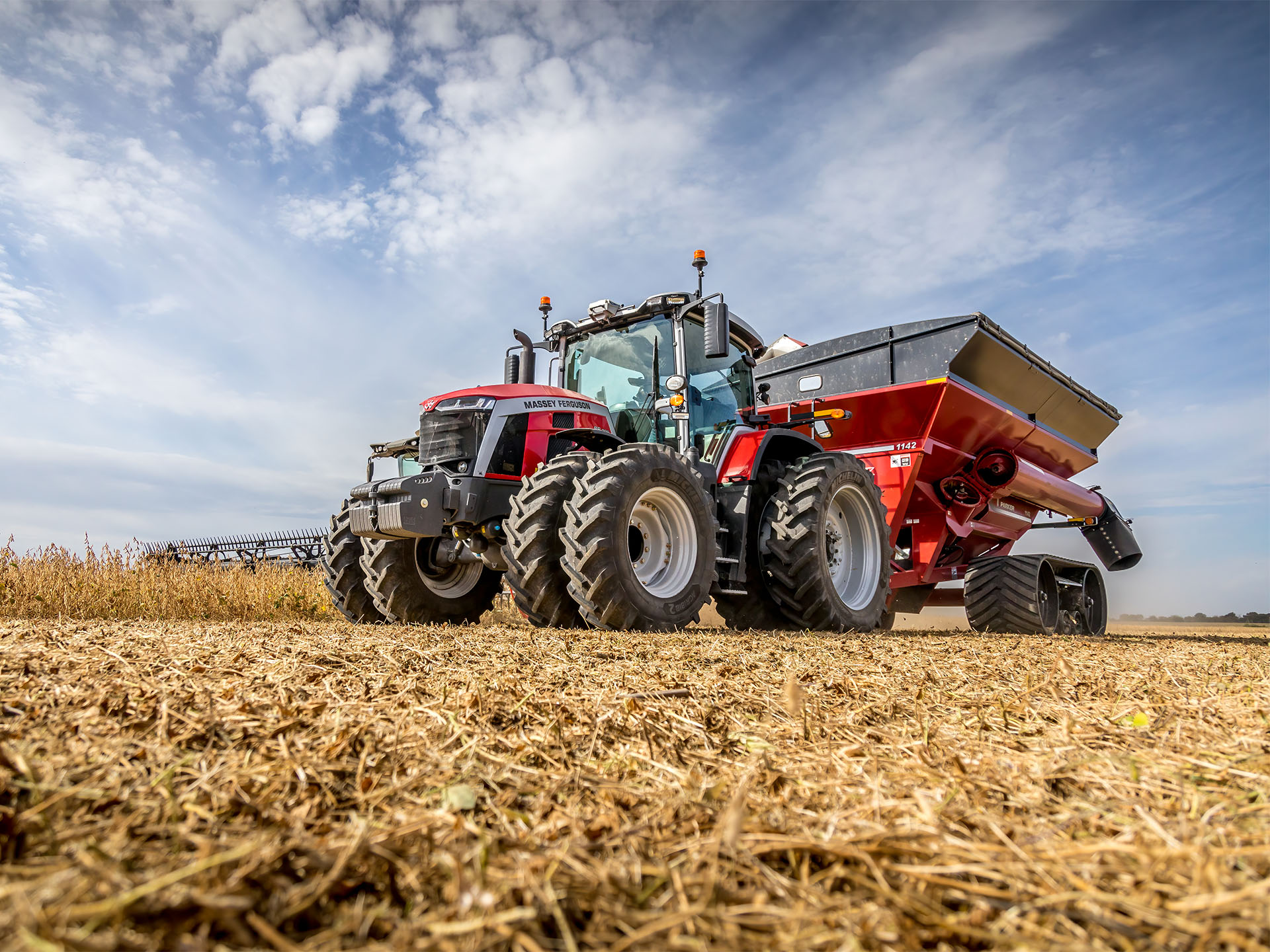 Massey Ferguson MF 8S.225 フルブラックエディション New 2025 Massey Ferguson MF 8S.225, Leitchfield KY | Specs