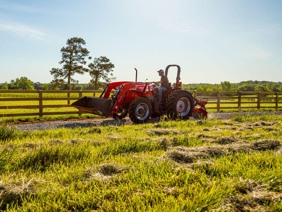 ご当地キティ　根付け　MASSEY FERGUSON Massey Ferguson 6480 Dyna 6 50KPH c/w MF 966 loader & Front