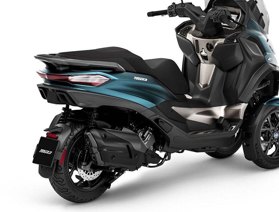 2027 Piaggio MP3 530 Exclusive 6