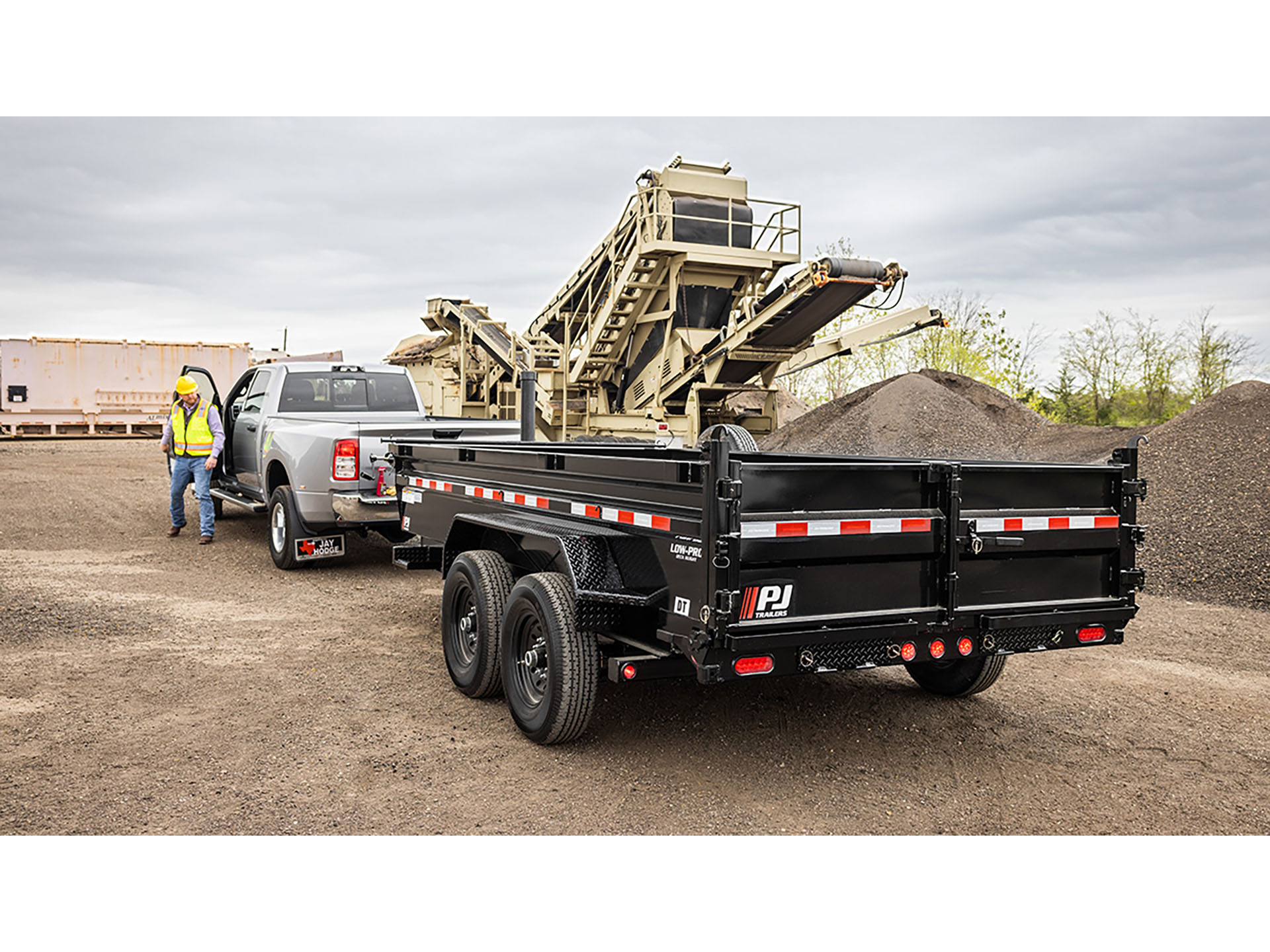 2024 PJ Trailers 83 in. Pro-Lift Dump Trailers (DT) 14 ft. in Grand Rapids, Minnesota - Photo 5