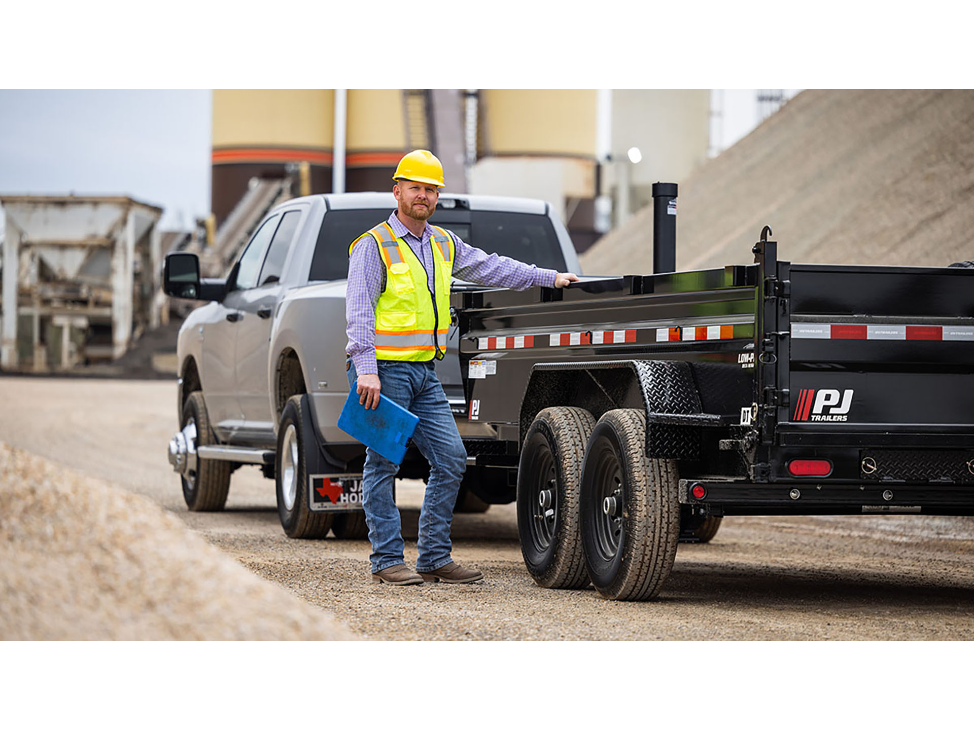 2024 PJ Trailers 83 in. Pro-Lift Dump Trailers (DT) 14 ft. in Grand Rapids, Minnesota - Photo 9