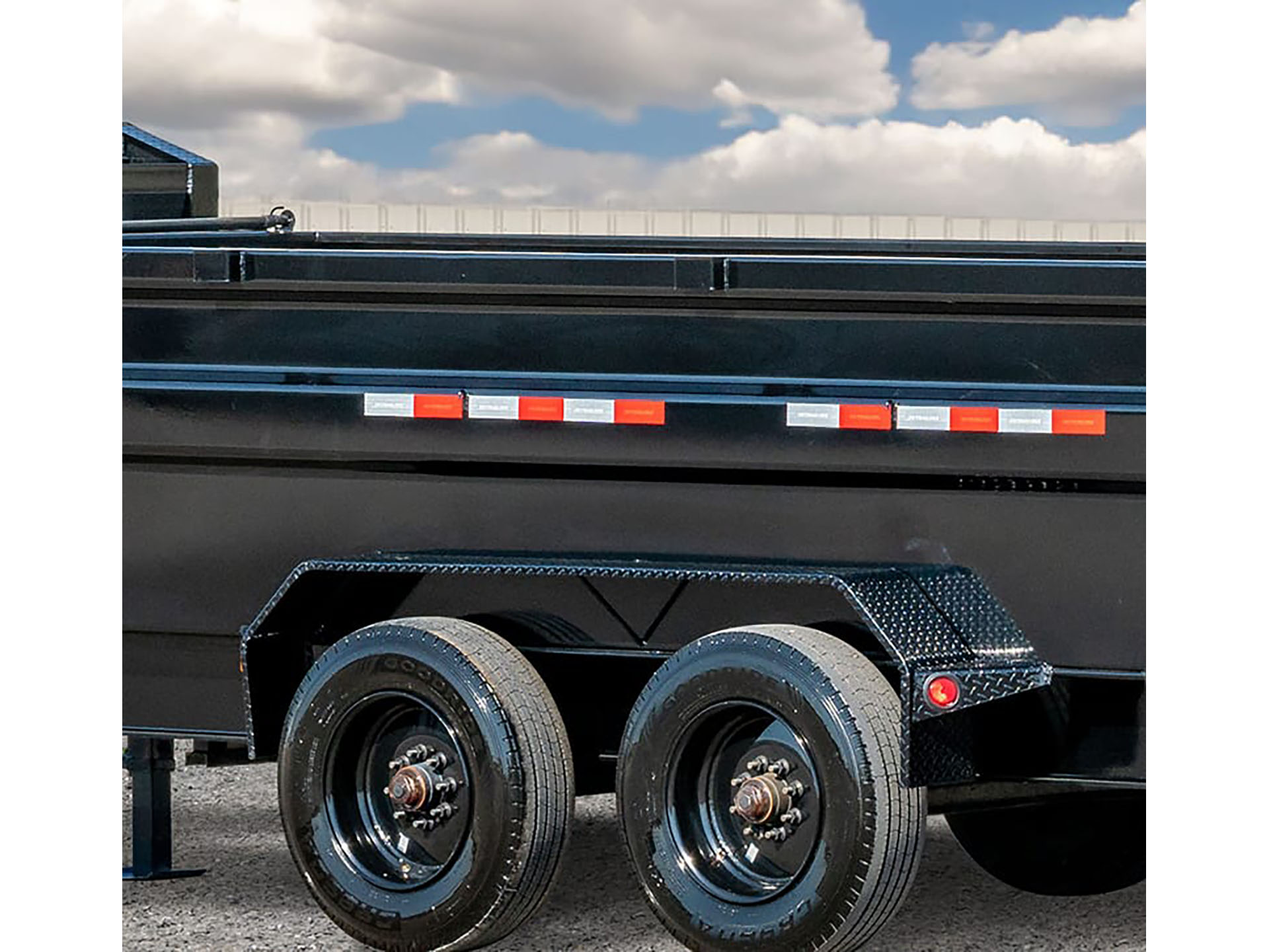 2024 PJ Trailers HD Low-Pro Dump Trailers (DE) in Grand Rapids, Minnesota - Photo 3